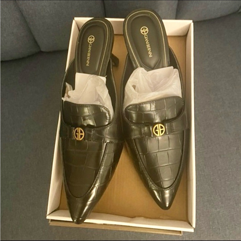 NWT Giani Bernini Black Croc-Embossed Mules